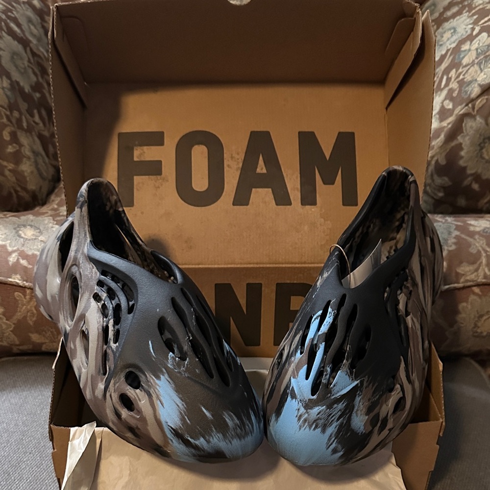 Yeezy cinder Foam runners